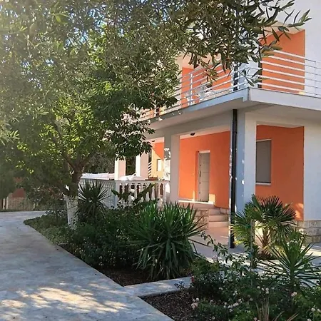 Appartamento With Parking Space - 24724 Zara