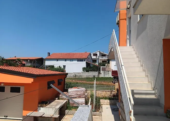 Apartman With Parking Space - 24724 Zára